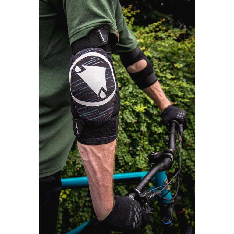 Endura SingleTrack II Elbow Guards S-M Black - L-XL Black - Image 3