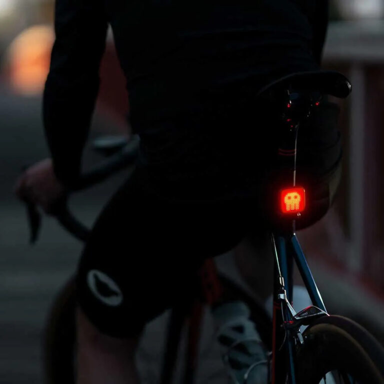 Knog Blinder Grid Rear Light 100 Lumens Black / Red - Image 6