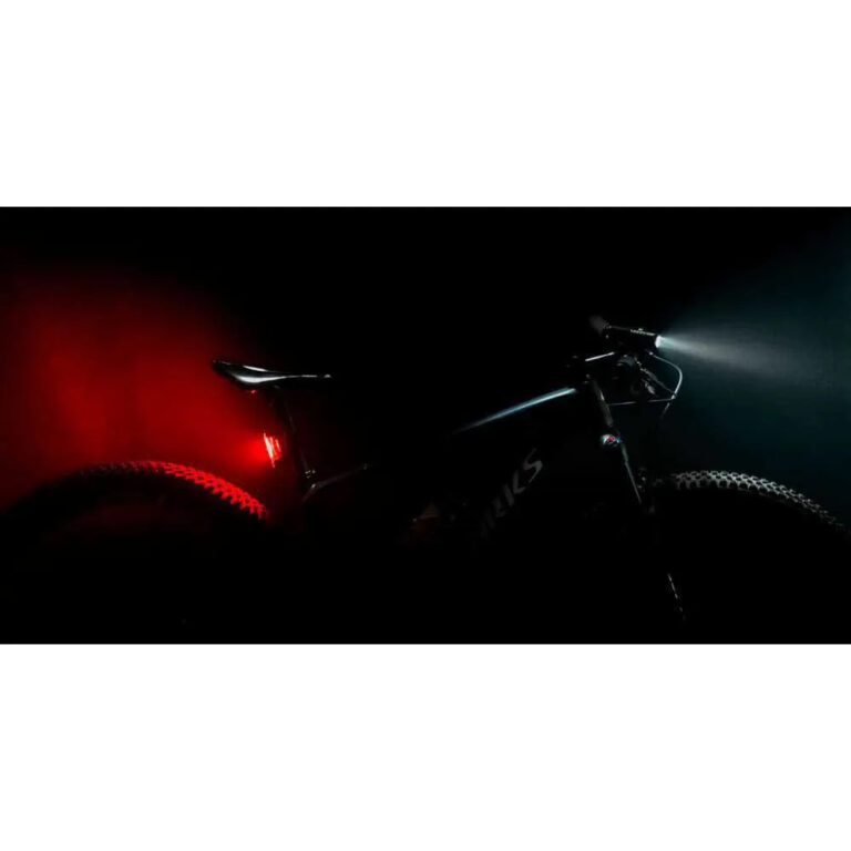 Lezyne Strip Drive Pro 400+ Rear Light 400 Lumens Black / Red - Image 6