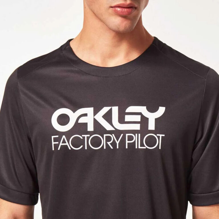 Oakley Factory Pilot MTB II Short Sleeve Jersey S Blackout - Image 8