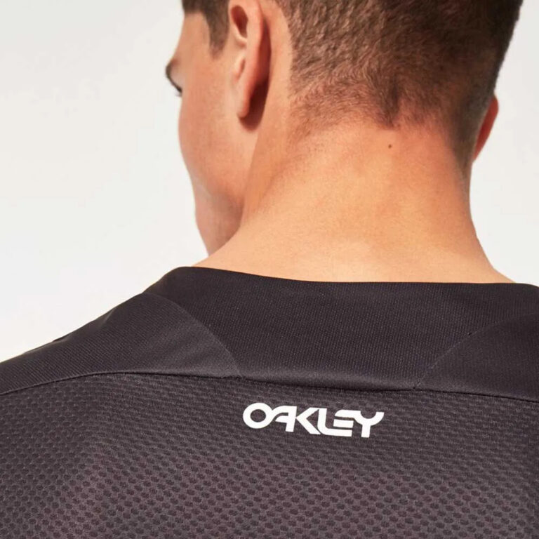 Oakley Factory Pilot MTB II Short Sleeve Jersey S Blackout - Image 9