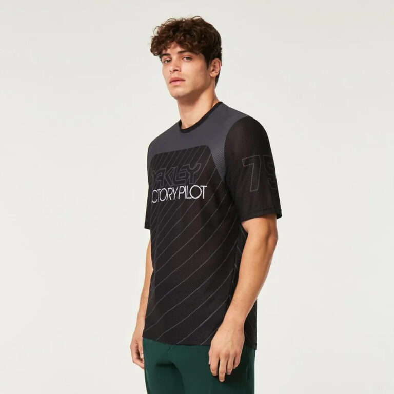 Oakley Seeker &amp;acute;75 Short Sleeve Enduro Jersey L Blackout / Blackout - Image 5